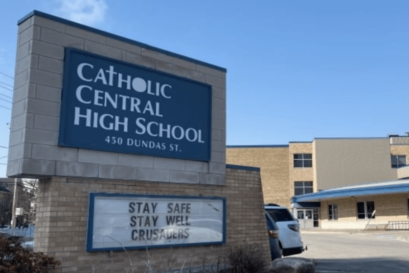 Catholic-Central-High-School-Du-học-Edupath