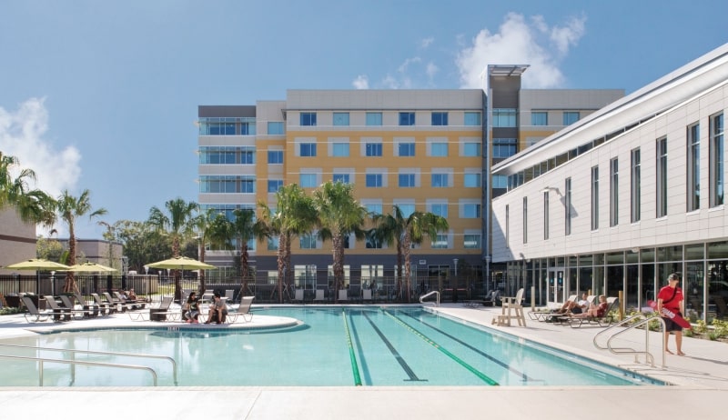 Hồ-bơi-của-trường-University-of-South-Florida-Du-học-Edupath