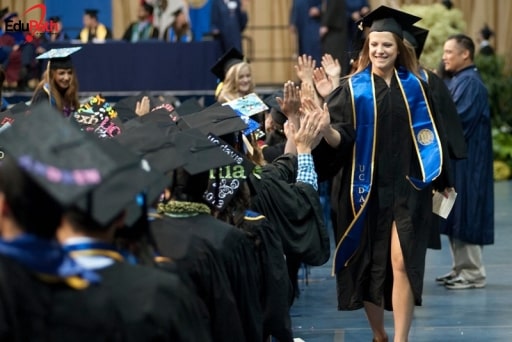 Lễ tốt nghiệp trường University Of California, Davis - EduPath