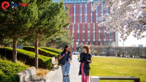 Khuôn viên trường Birmingham City University  - EduPath