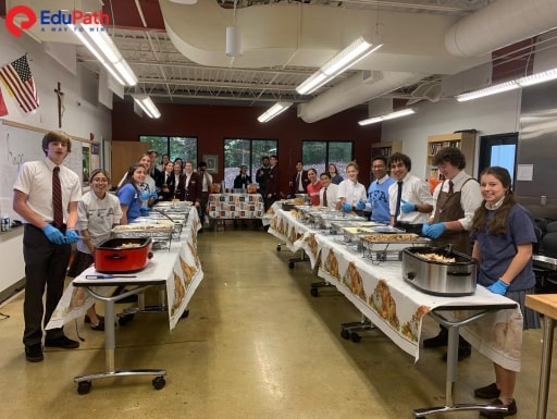 Lớp học nấu ăn trường St.Thomas More Academy - EduPath