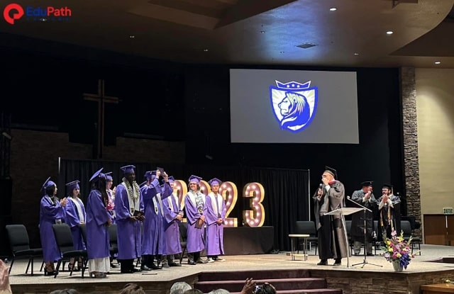 Lễ tốt nghiệp trường Victor Valley Christian School  - EduPath